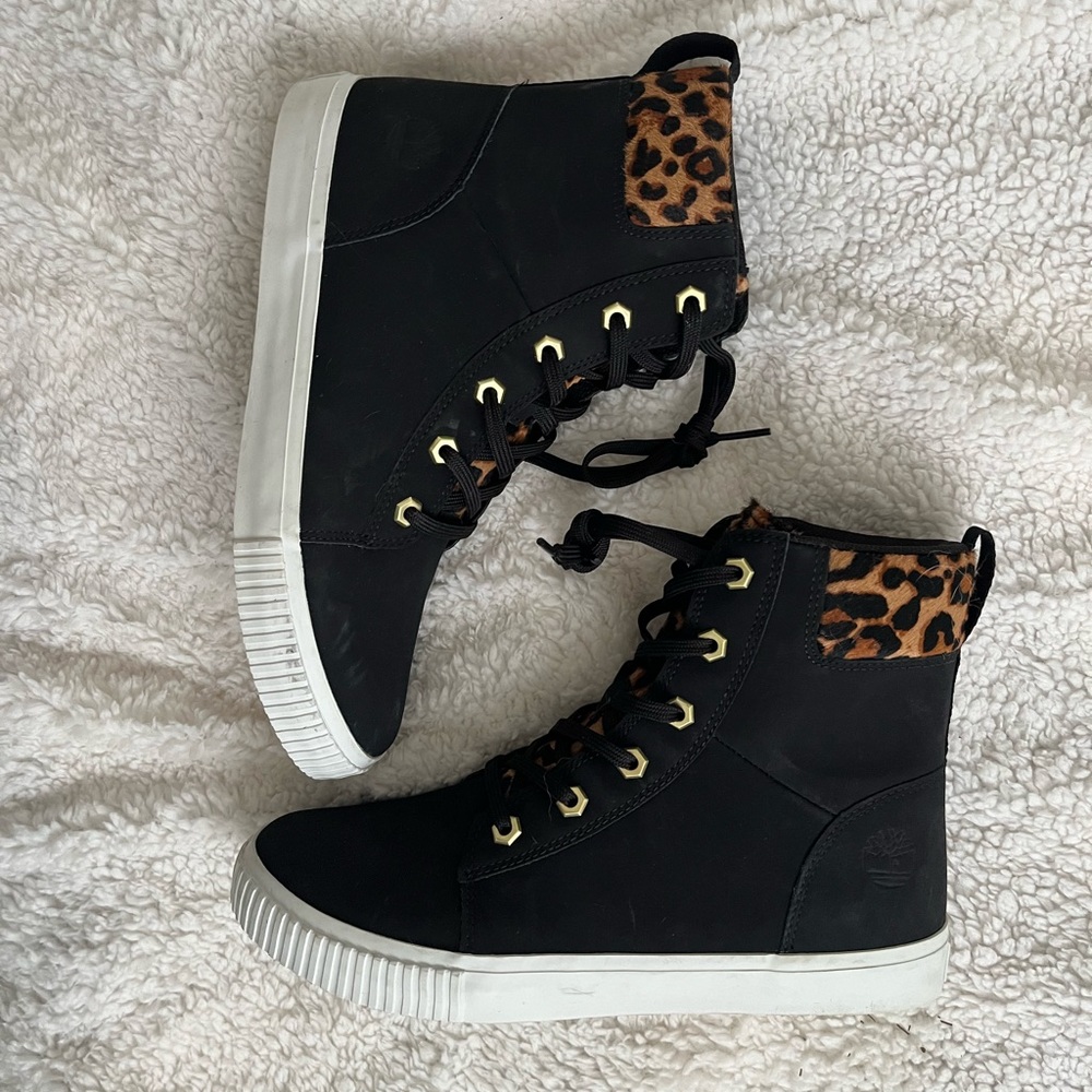 Timberland women’s - black suede with leopard print - Size 8.5